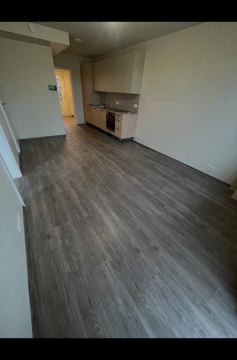 new black window structure